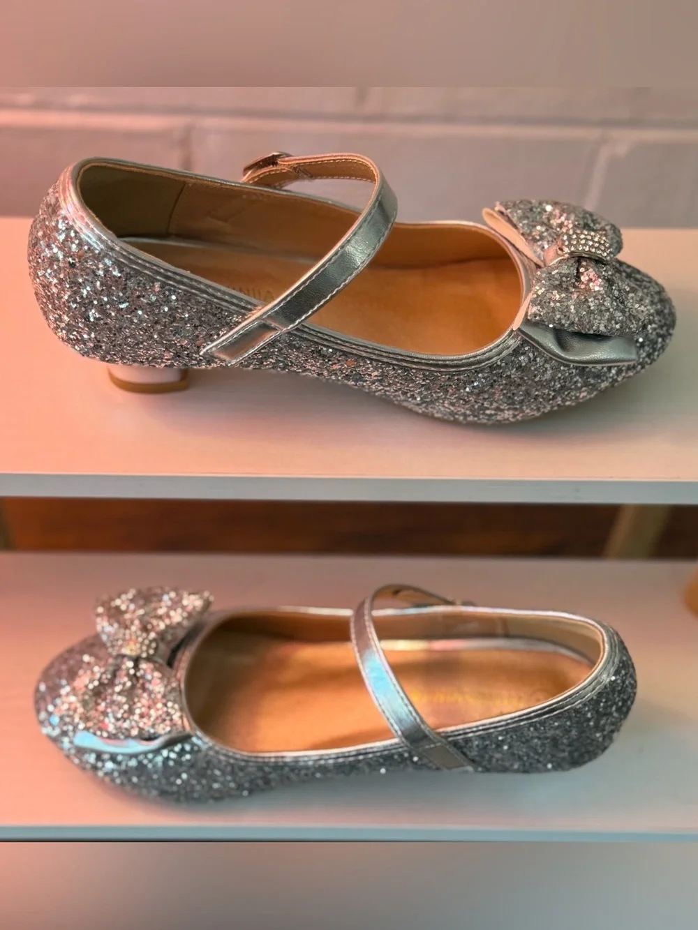 NWOT Girls Silver Glitter Bow Princess Heels Dress Shoes Size 2